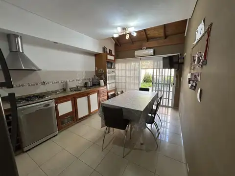 Depto Tipo Casa en Venta con 1 cocheras