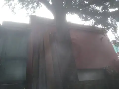 excelente terreno/  MAS casa a  RECICLAR BOEDO