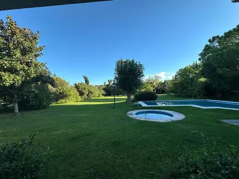 Casa 6 ambientes con 3 baños