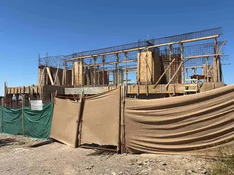 Casa 7 ambientes con 3 baños