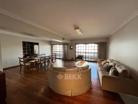 PISO C/DEP EN AV. JUAN B. ALBERDI AL 1000 - 2 COCHERAS ESCRITORIO ESPECT SUITE 2 BALCONES