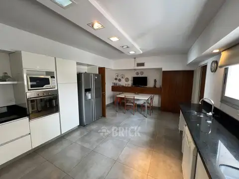 Avenida Juan Bautista Alberdi 1000