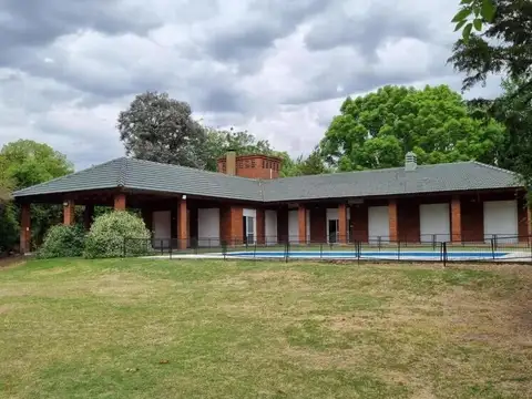Golfers Club Pilar, Excelente Casa 6 Amb. con piscina