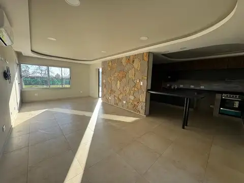 Casa en Alquiler en Maipú, USD 1.900