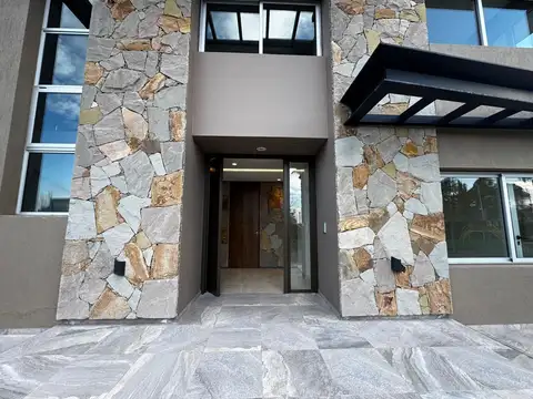Casa en Alquiler de 3 dormitorios