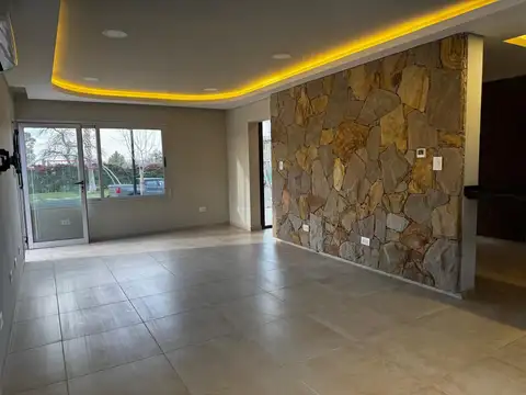 Casa en Alquiler en Maipu, USD 2.100
