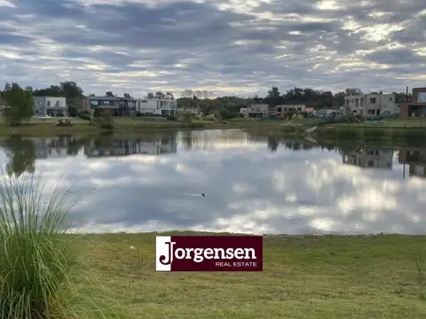 Lote a Laguna en Venta - El Cantón Barrio Norte