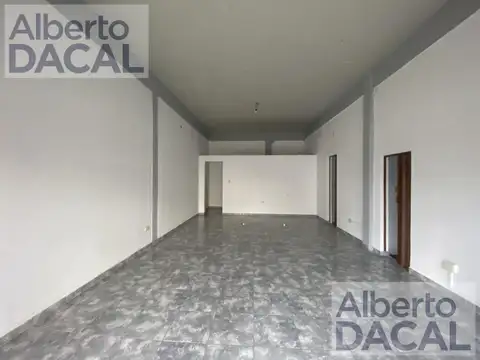 Local en Alquiler en Manuel B Gonnet, $ 700.000