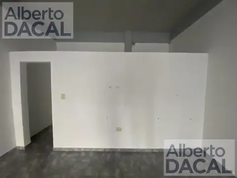Local en Alquiler en Manuel B Gonnet, $ 700.000