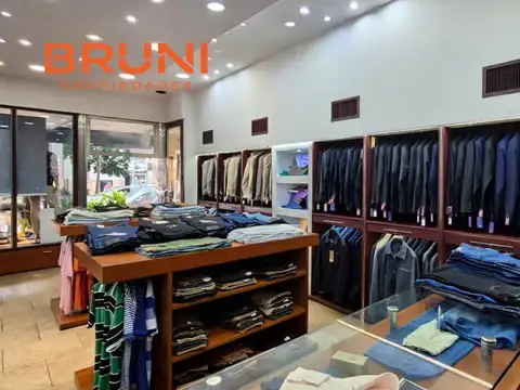 Rivadavia al 5000 | Caballito | Local con Frente Vidriado | Venta