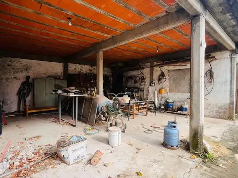 Casa en Venta con 4 cocheras