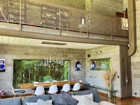 Casa en Venta con 1 cochera