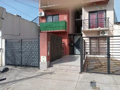 1 AAMBIENTE IMPECABLE 1 C/RIVADAVIA