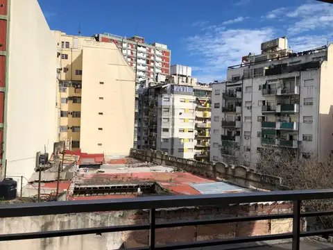 Excelente monoambiente con balcón, en edificio con amenities