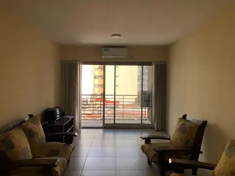 Excelente monoambiente con balcón, en edificio con amenities
