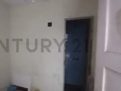 Departamento 8 ambientes con 2 baños