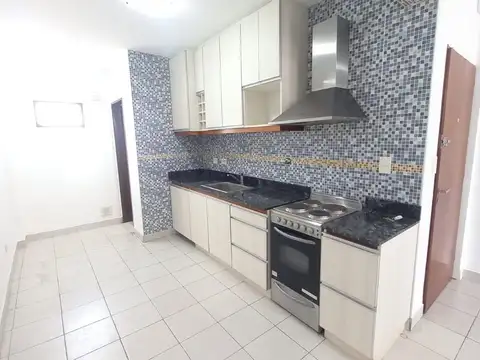 Hermoso monoambiente divisible de 40mts con balcón, a media cuadra de la estación