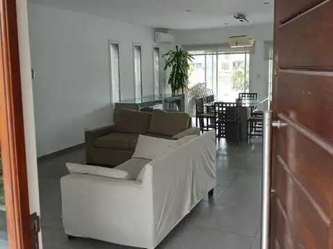 Casa en Alquiler en El Canton - Norte, USD 1.500