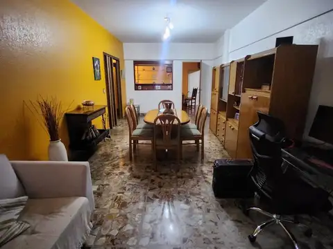 Depto Tipo Casa 4 ambientes con 2 baños