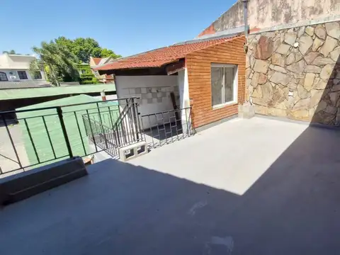 Depto Tipo Casa en Alquiler en Lanus Oeste, $ 1.200.000