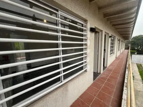 Av. Arturo Illia 12100, Piso PA