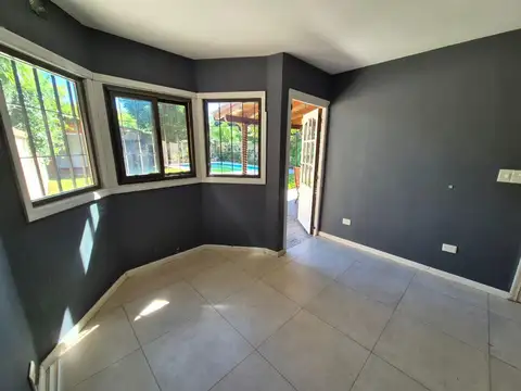 Casa 6 ambientes con 4 baños