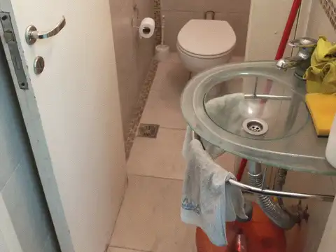 Local sobre Av. Gaona con sotano