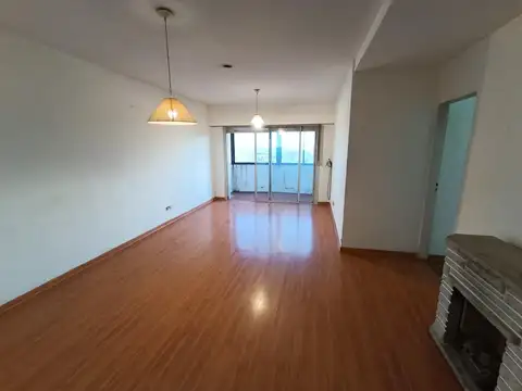 Departamento 4 ambientes a la calle