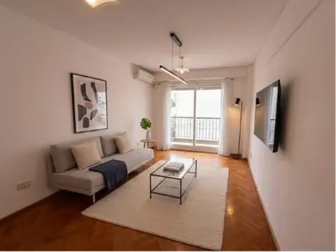 Departamento dos ambientes. Recoleta. Contrafrente.