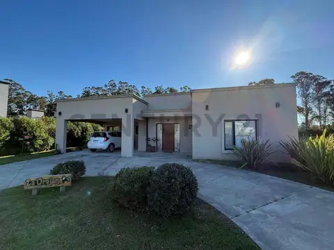 Casa en Haras del Mar emplazada en dos lotes