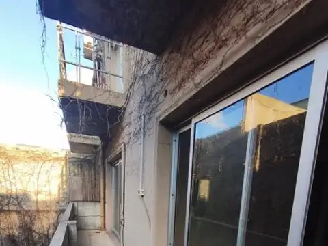 DEPAR TAMENTO Y COCHERA, en alquiler, estilo loft, 2 ambientes, INCLAN 3200