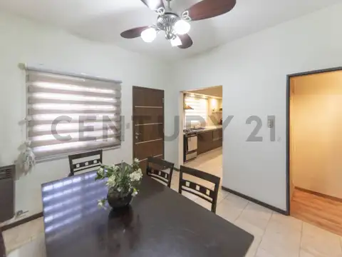 Casa de 4 Ambientes con Quincho y Gran Jardín en Hurlingham – Apto Crédito - Ace