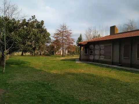 Venta de casa quinta , 3 dormitorios en Chascomús.