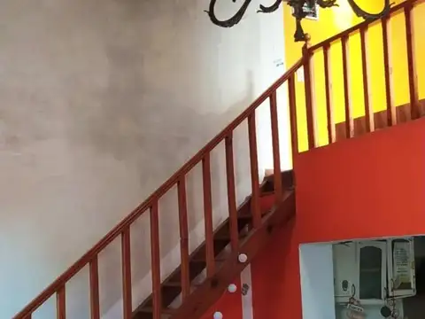 Casa 5 ambientes con 2 baños