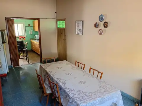 VENTA CASA 3 AMB CON PATIO, JARDIN Y TERRAZA.