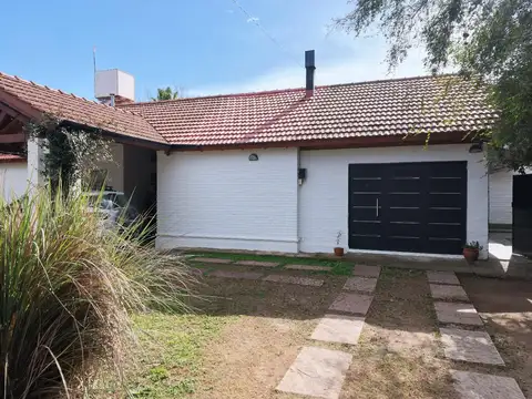 Chalet en venta sobre esquina Merlo San Luis Gas Natural