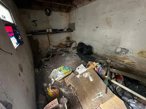 Casa 3 ambientes con 1 baño