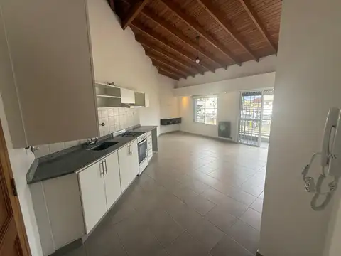 Depto Tipo Casa en Alquiler de 2 ambientes