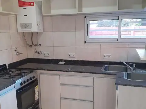 Depto Tipo Casa en Alquiler en Funes, $ 900.000