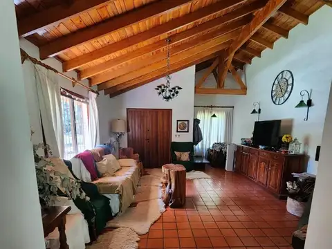 Casa 3 ambientes con 2 baños
