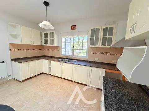 Casa en Venta en Rosenda Quiroga, USD 100.000