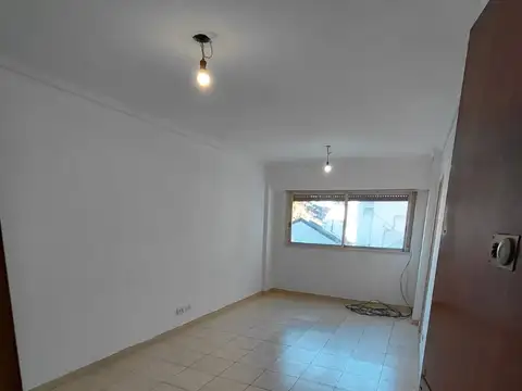 MONOAMBIENTE HERMOSO DEPARTAMENTO LUMINOSO - 27 METROS CUBIERTOS - COCINA SEPARADA