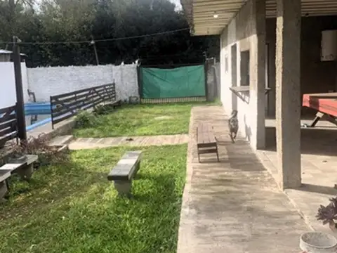 Casa Quinta 4 Ambientes con Pileta y Gran Quincho – Lote Esq
