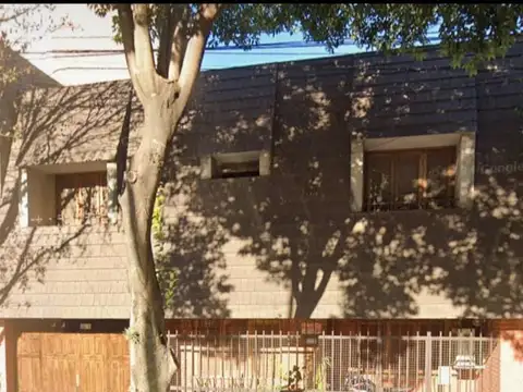 CASA EN VENTA DE 3 DORMITORIOS - PUEYRREDÓN 600