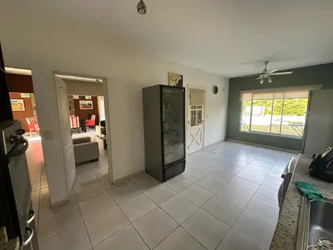 Casa en Venta con 3 cocheras