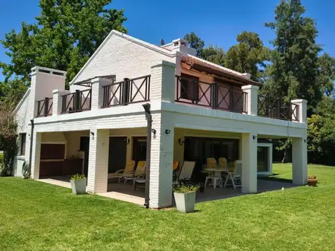 Casa en Venta en Larena Country Club, USD 195.000