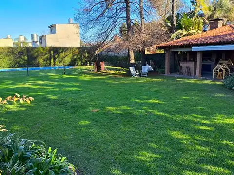 CASA QUINTA EN VENTA EN ADOLFO SOURDEAUX