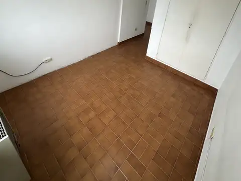 Departamento en Alquiler en Remedios de Escalada, $ 450.000