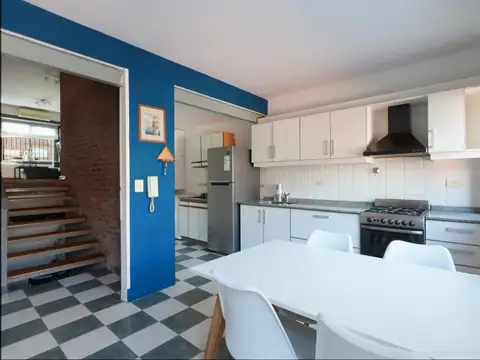 Depto Tipo Casa 4 ambientes con 2 baños
