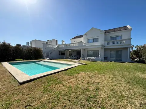 Casa en Miraflores (Funes Hills)